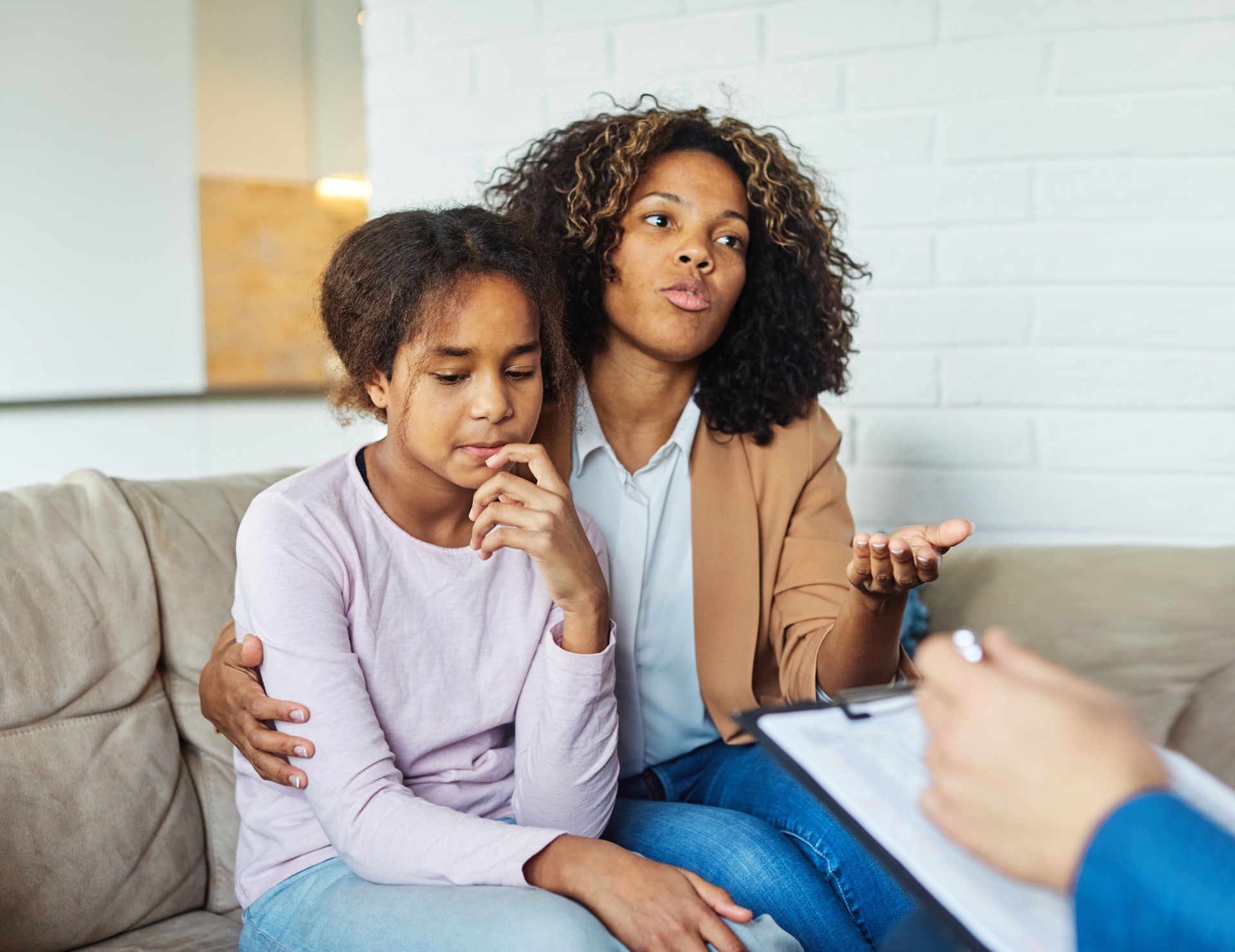 child problem mother woman family daughter therapy psychotherapy parent psychologist teenage help patient psychology girl doctor care advice kid support female office psychiatrist counseling social worker